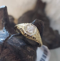 14k gold two tone c.1930s filigree diamond Ring