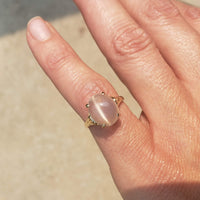 14k gold cabochon cat's eye mooonstone estate ring