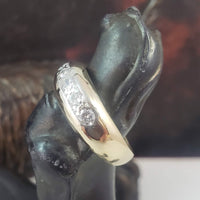 14k gold 5 diamond estate band - apx .50ct tw