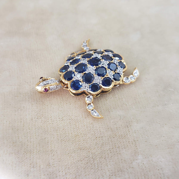 18k yellow gold movable TURTLE diamond, sapphire & ruby pendant necklace