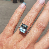 14k white gold 5.40ct Aquamarine & Diamond Ring