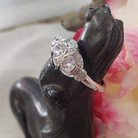 platinum Art Deco c.1920 - 30's 22 diamond ring - 3 three stone