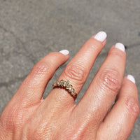 14k gold 7 diamond estate curved band