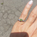14k white gold vintage Retro Peridot & Diamond Ring