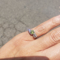 14k white gold vintage Retro Peridot & Diamond Ring