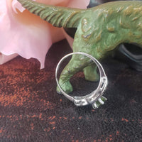 14k white gold vintage Retro Peridot & Diamond Ring