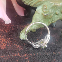 14k white gold vintage Retro Peridot & Diamond Ring
