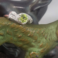 14k white gold vintage Retro Peridot & Diamond Ring