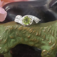 14k white gold vintage Retro Peridot & Diamond Ring
