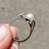 14k white gold Retro pearl & diamond ring