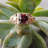 14k gold two tone Garnet estate solitaire DECO Ring - apx 1ct