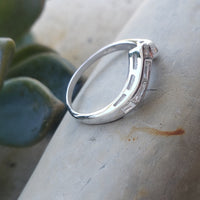 14k white gold 7 round & baguette diamond estate curved V band