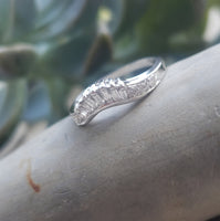14k white gold 13 round & baguette diamond estate curved band