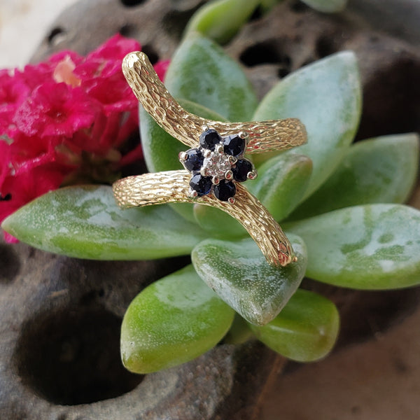 14k gold blue sapphire & diamond flower estate Ring
