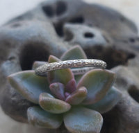 platinum 2mm vintage floral wedding band - size 6.25