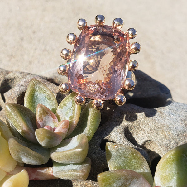 18k gold HUGE estate Morganite coctail ring - 16.87ct