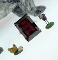 18k gold large garnet ring - 16.95ct