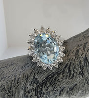 14k white gold oval aquamarine & diamond estate ring