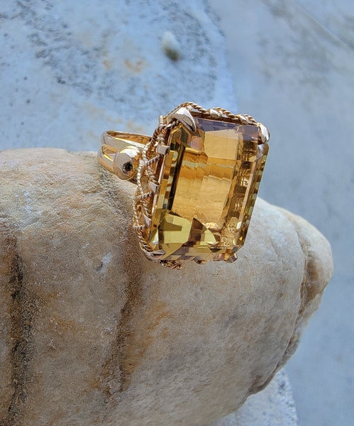 18k yellow gold emerald cut CITRINE estate cocktail ring