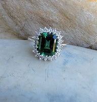 18k white gold Green Tourmaline & Diamond estate ring