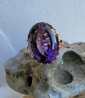 18k gold oval AMETHYST estate ring
