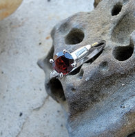 14k gold Garnet & baguette Diamond estate Ring