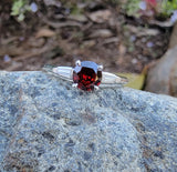 14k gold Garnet & baguette Diamond estate Ring