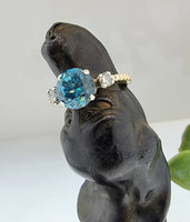 10k gold two tone blue Zircon & Diamond estate ring