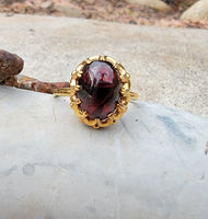 14k gold cabochon garnet estate ring