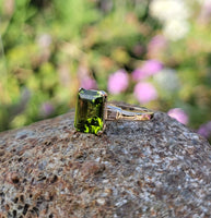 10k gold vintage Peridot Ring