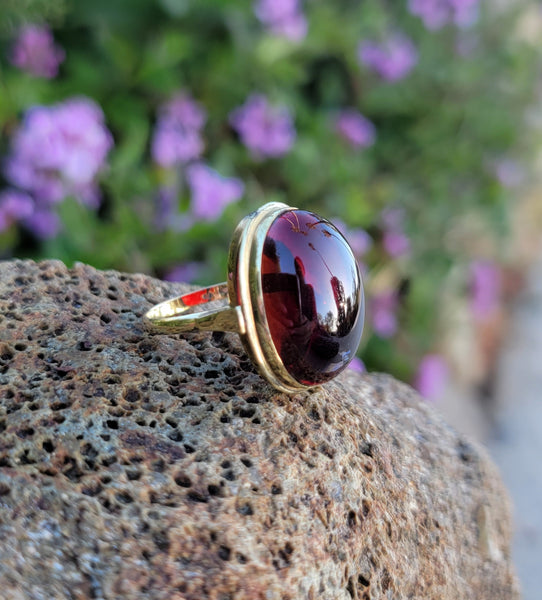 14k gold cabochon garnet estate ring