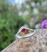 14k gold two tone vintage Deco Ruby filigree ring