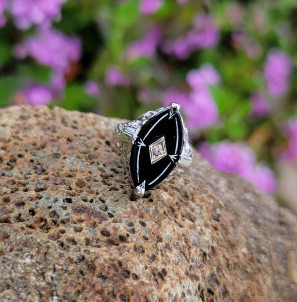 14k white gold filigree c.20's Deco Black Onyx & Diamond Ring