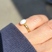 18k yellow gold opal estate ring