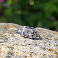 14k gold white gold c.1920's filigree diamond ring - apx .14ct