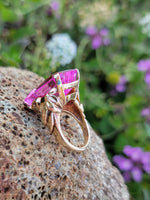 10k gd created Pink stone estate cocktail ring