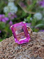 10k gd created Pink stone estate cocktail ring