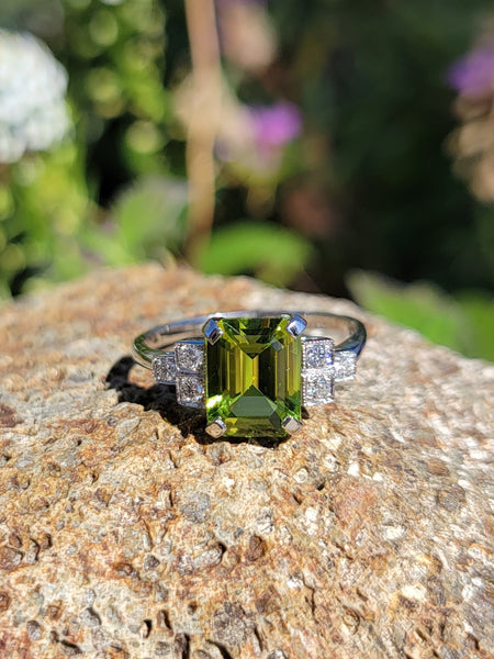 platinum vintage Peridot & Diamond Ring