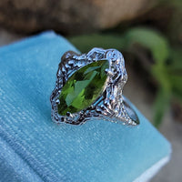 14k white gold c.1920's c.1930's Deco filigree marquise peridot ring
