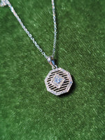 14k white gold Deco c.1920's filigree diamond pendant necklace