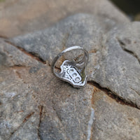 platinum Art Deco c.1920's filigree diamond glove shield ring