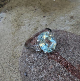 14k white gold oval aquamarine & diamond estate ring