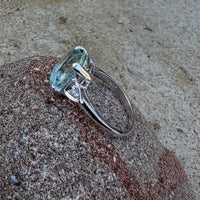 14k white gold oval aquamarine & diamond estate ring