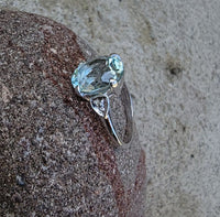 14k white gold oval aquamarine & diamond estate ring