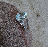 14k white gold oval aquamarine & diamond estate ring