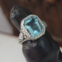 18k white gold c.1920's floral flower filigree emerald cut Aquamarine ring