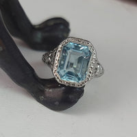 18k white gold c.1920's floral flower filigree emerald cut Aquamarine ring