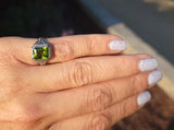 10k white gold c.1920's c.1930's Deco filigree emerald cut peridot ring