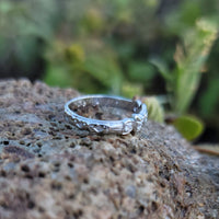 18k white gold "BOW" Art Deco vintage 5 diamond wedding band