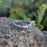 18k white gold "BOW" Art Deco vintage 5 diamond wedding band